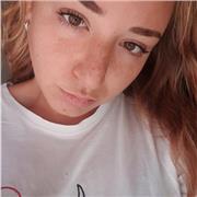 Studentessa di lingue, culture e letterature europee con diploma Cambridge impartisce lezioni per adulti e bambini